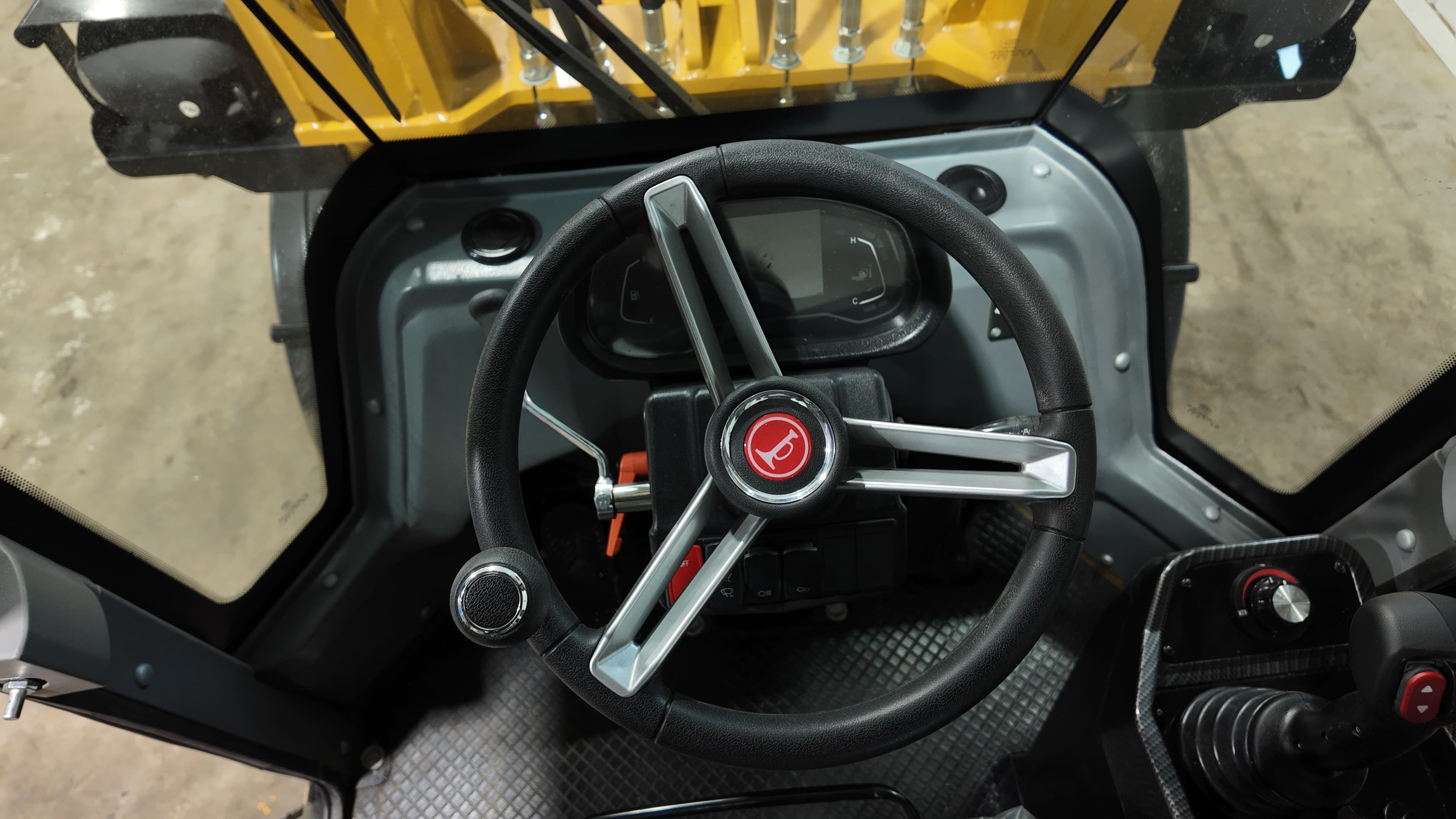 FOX L16 thumbnail 12