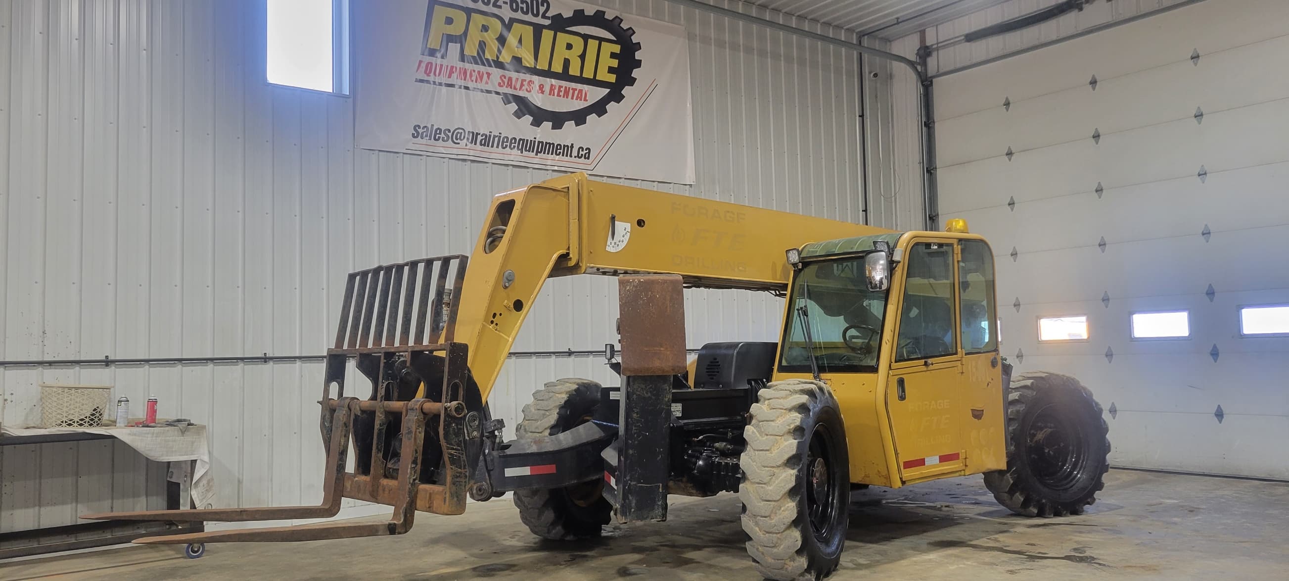 2007 Caterpillar TL943 Telehandler w/ Forks